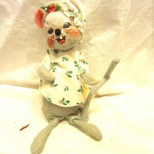 VTG 1992 ANNALEE WHIMSICAL MOUSE IN NIGHTGOWN & CAP W/TAGS